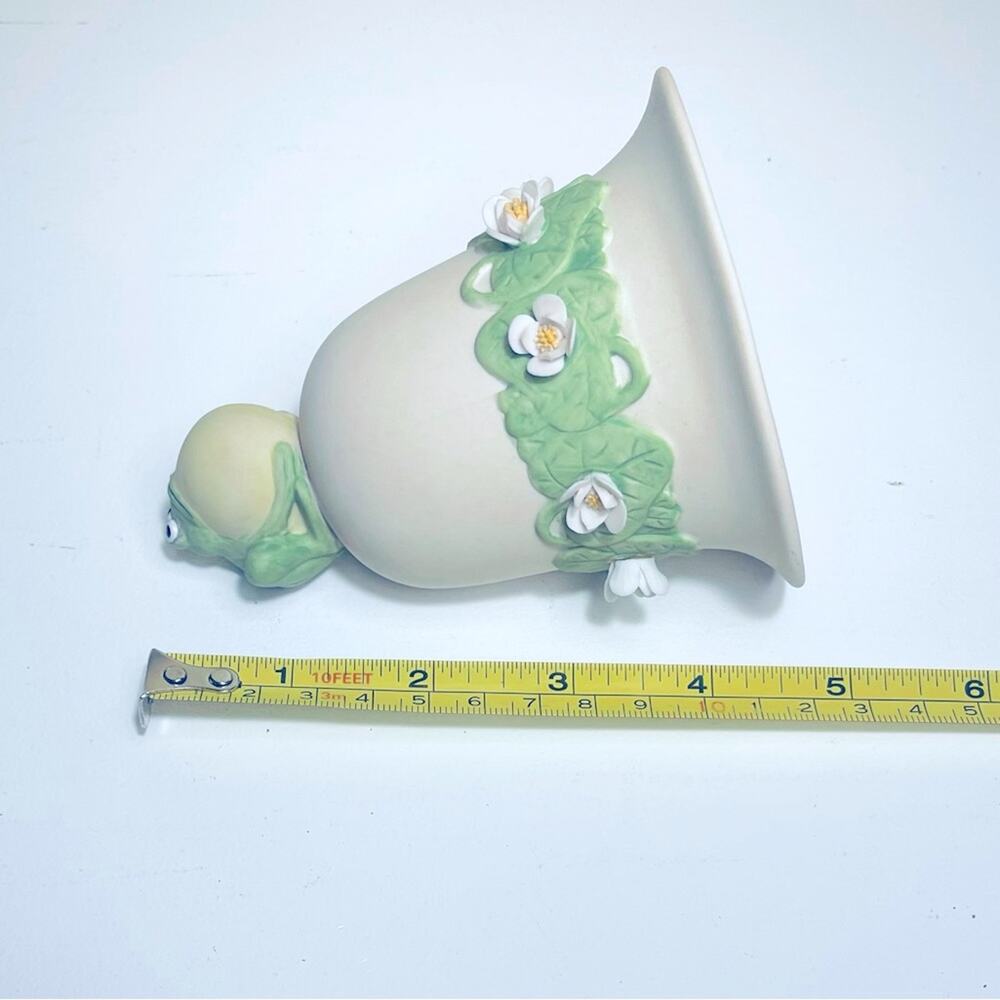 Frog Bell Ribbit Giftware Collection Porcelain Taiwan Frogs Dinner Bell - Picture 5 of 5